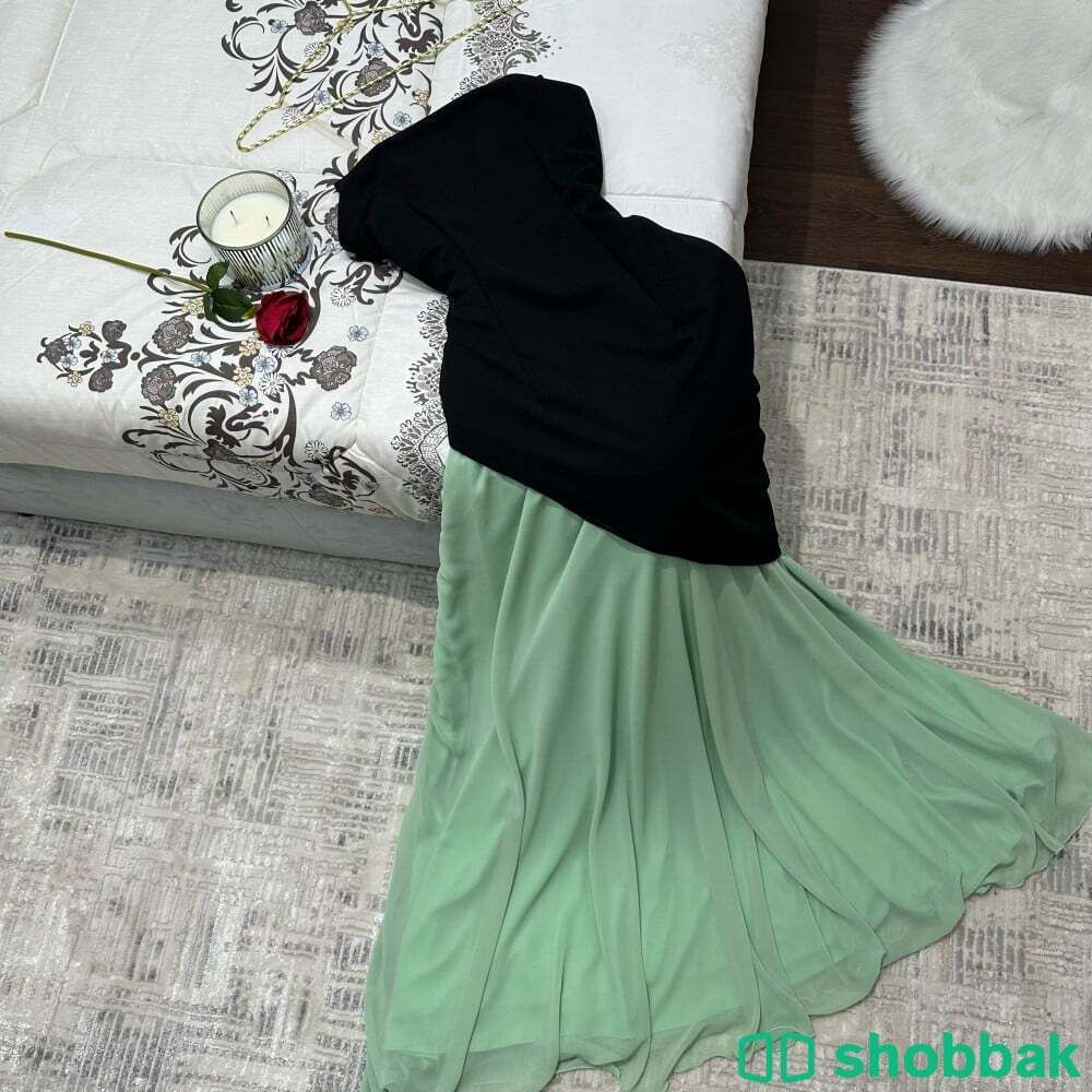 فستان الترند باللونييين Shobbak Saudi Arabia