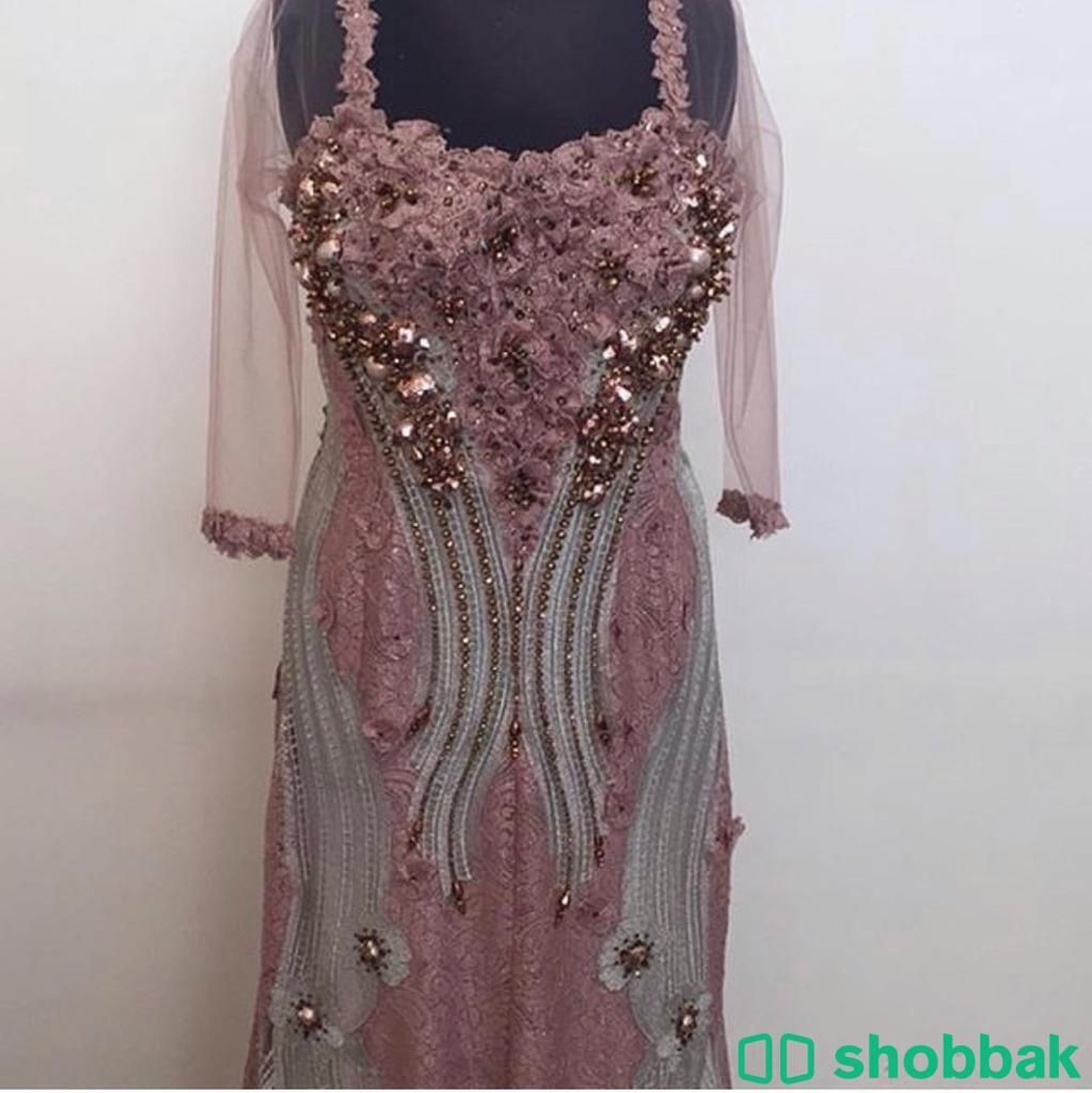 فستان تصميم المصمم البريت  شباك السعودية