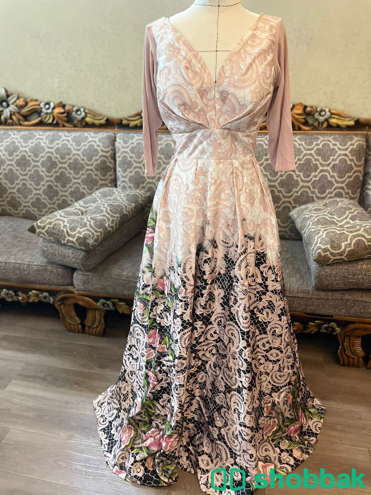 فستان سهرة للبيع او الإيجار داخل الرياض  Shobbak Saudi Arabia