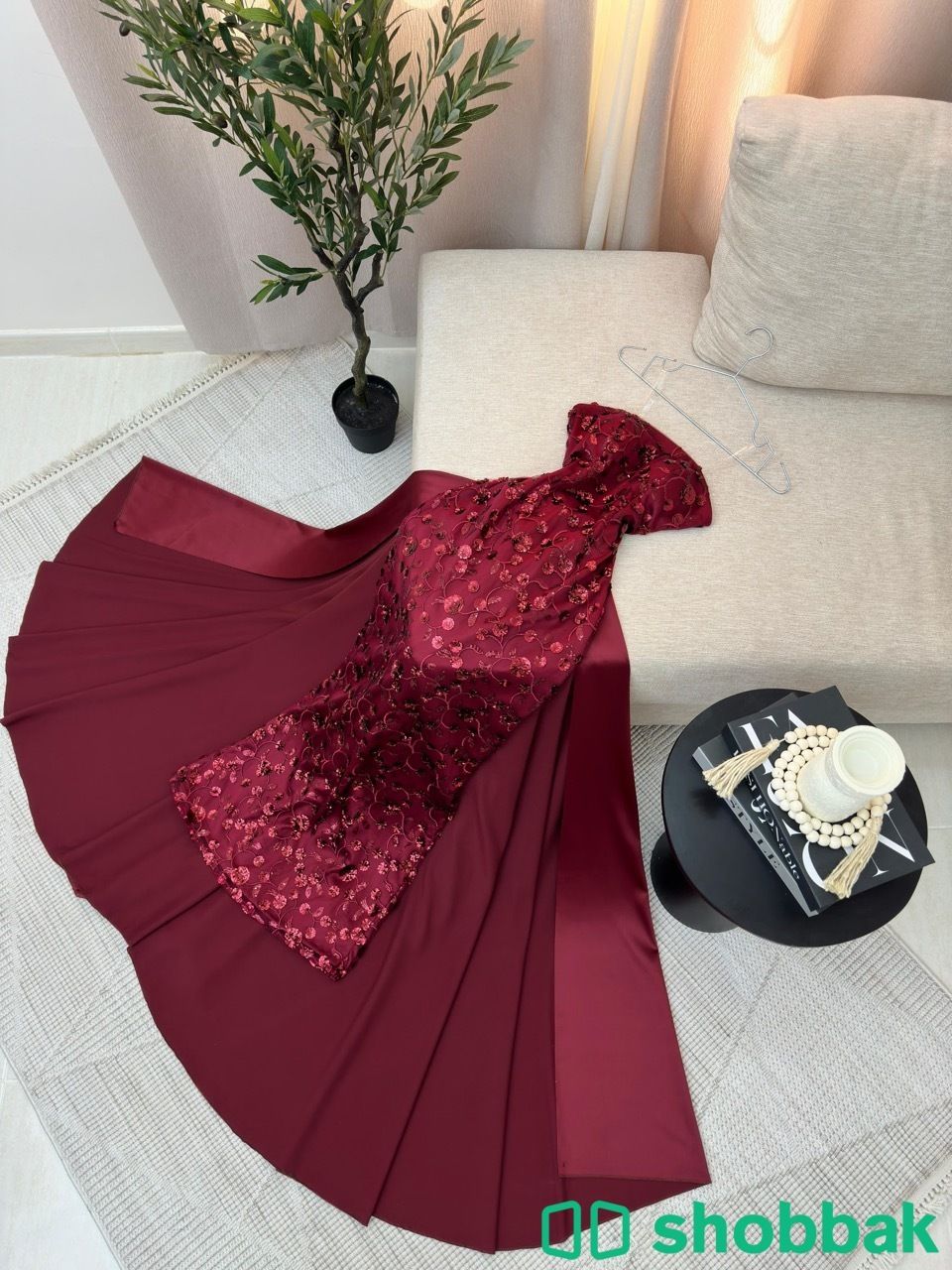 فستان شانطون مطرز ملكي Shobbak Saudi Arabia