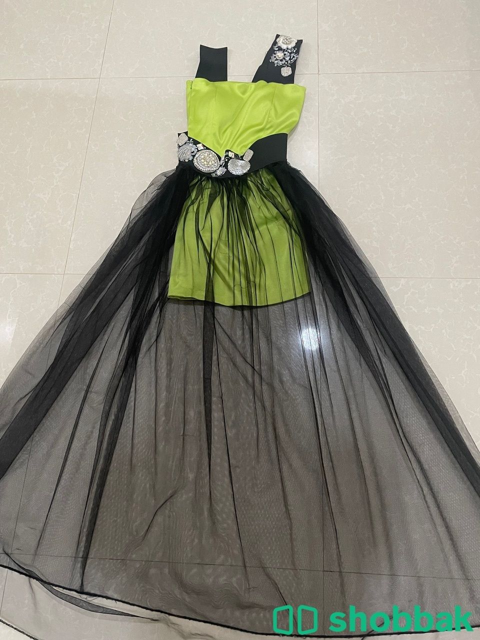 فستان للبيع استخدام نظيف من المصصمه ام طلال ( بيلسان)  Shobbak Saudi Arabia