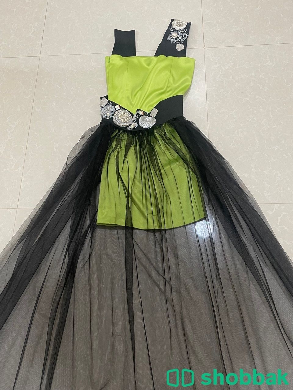 فستان للبيع استخدام نظيف من المصصمه ام طلال ( بيلسان)  Shobbak Saudi Arabia