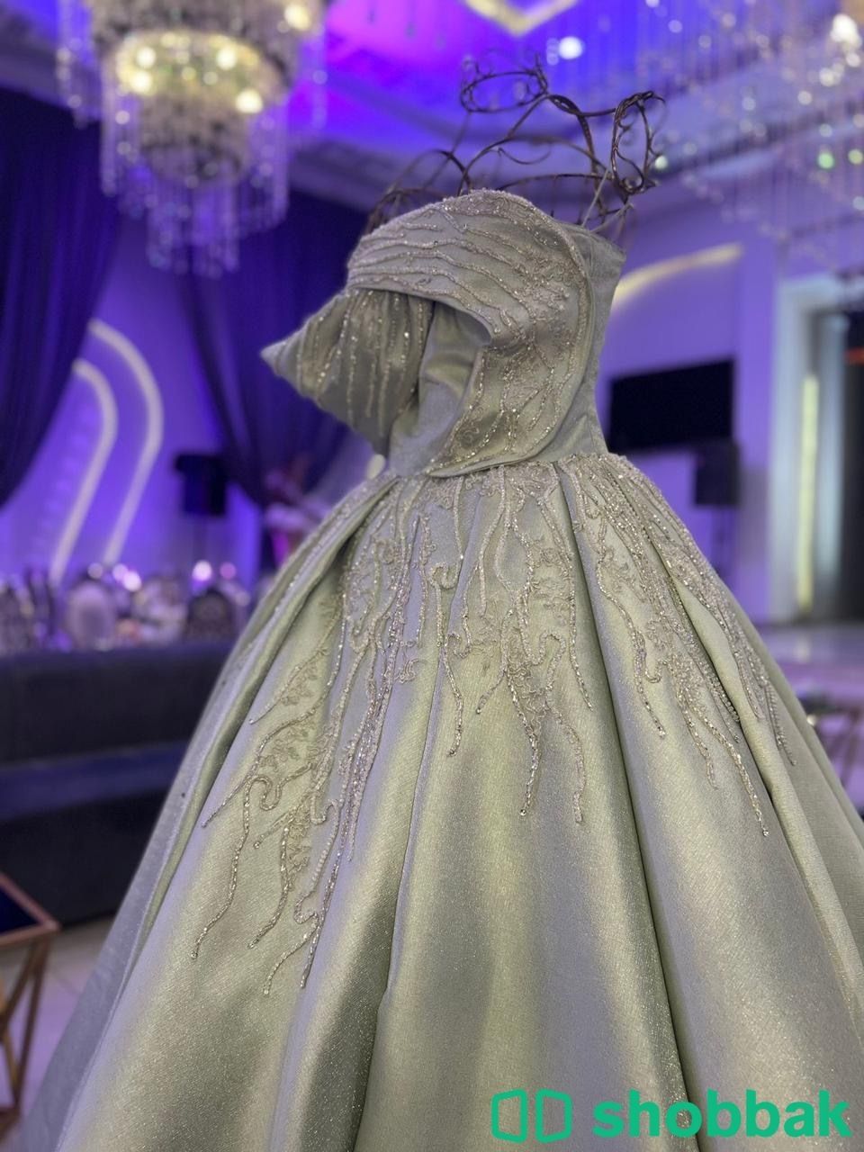 ‏ فستان ملكة شباك السعودية