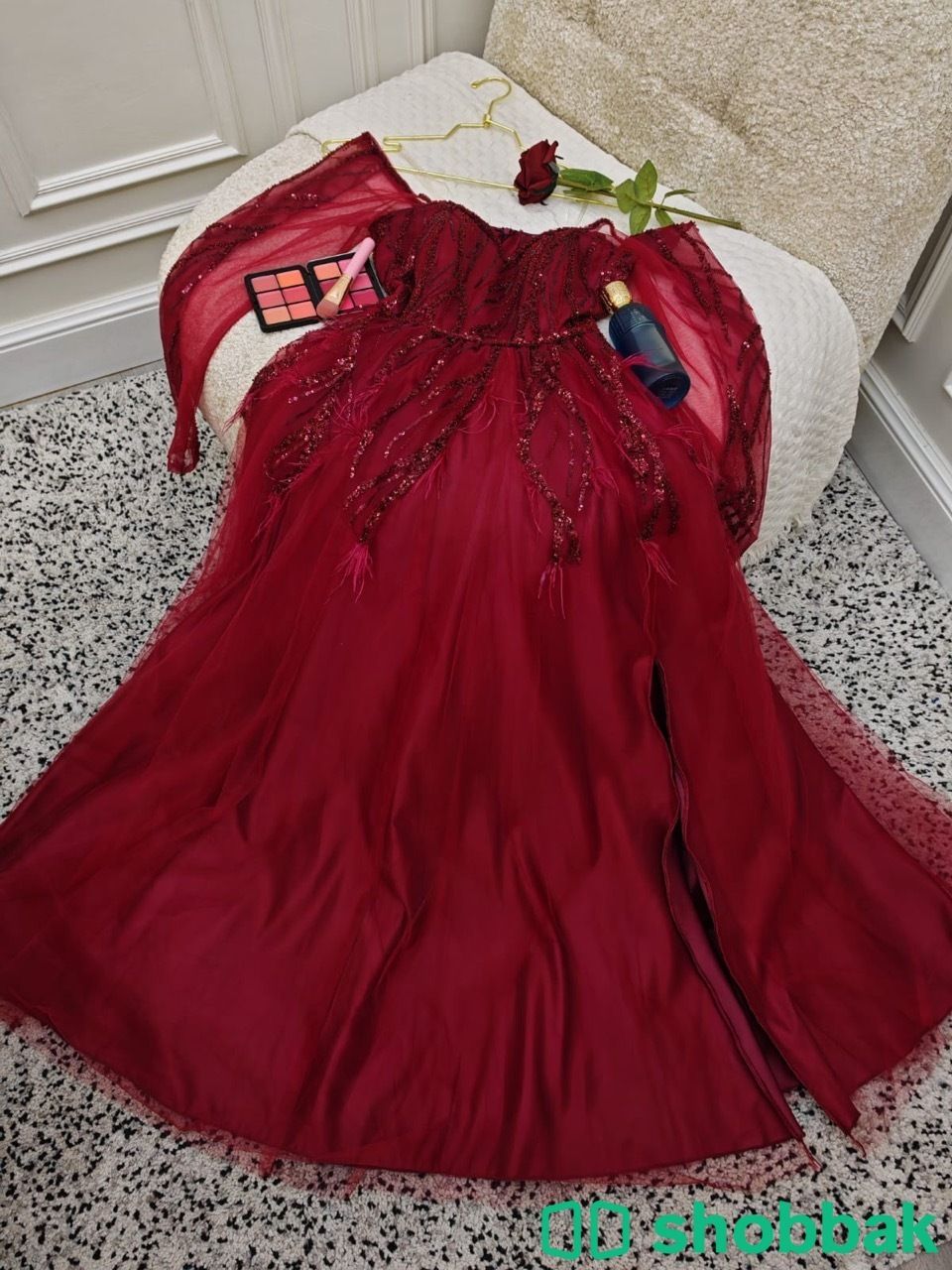 فستان ملكي مع تطريز وريش  شباك السعودية