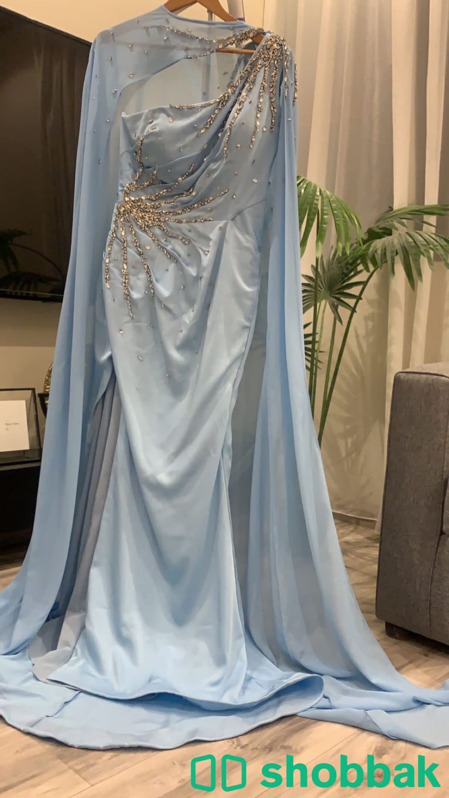 فستان من مصممه رداء شباك السعودية