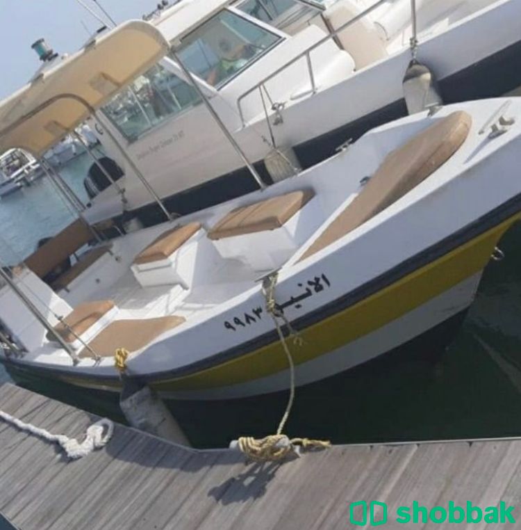 قارب بحالة ممتازة للبيع 🚣✨ شباك السعودية