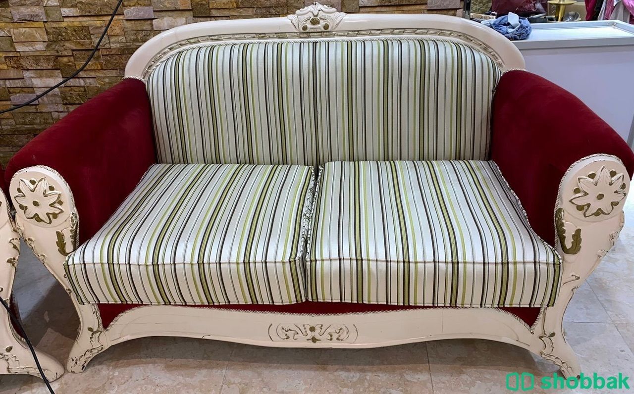 ٦ قطع كنب تركي جديد استعمال نظيف ب ٤٠٠٠ الآف ريال  لتواصل ( 0534466060) شباك السعودية