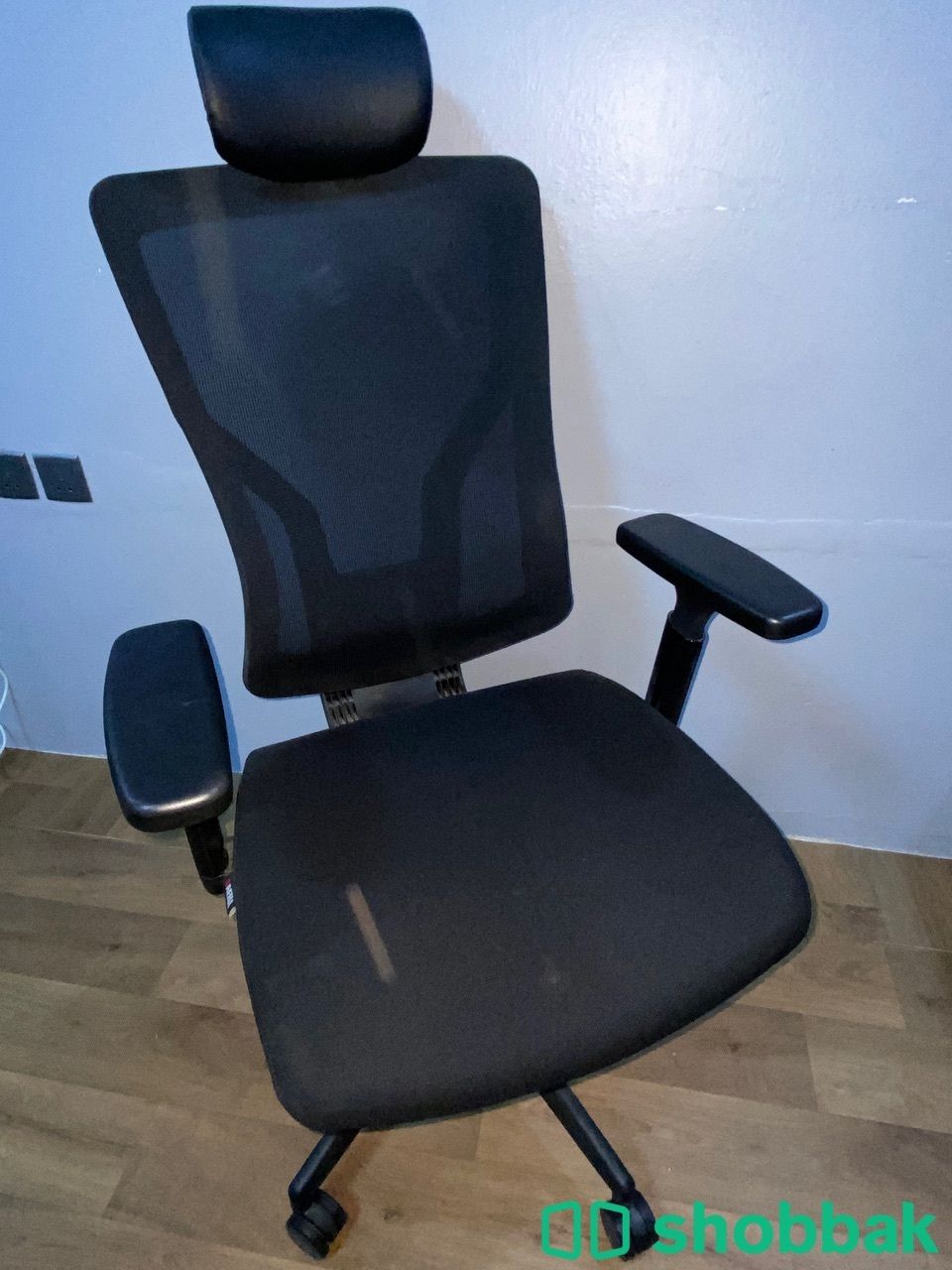 كرسي مكتبي استخدام ٧ اشهر قابل لتعديل زاوية الضهر Shobbak Saudi Arabia