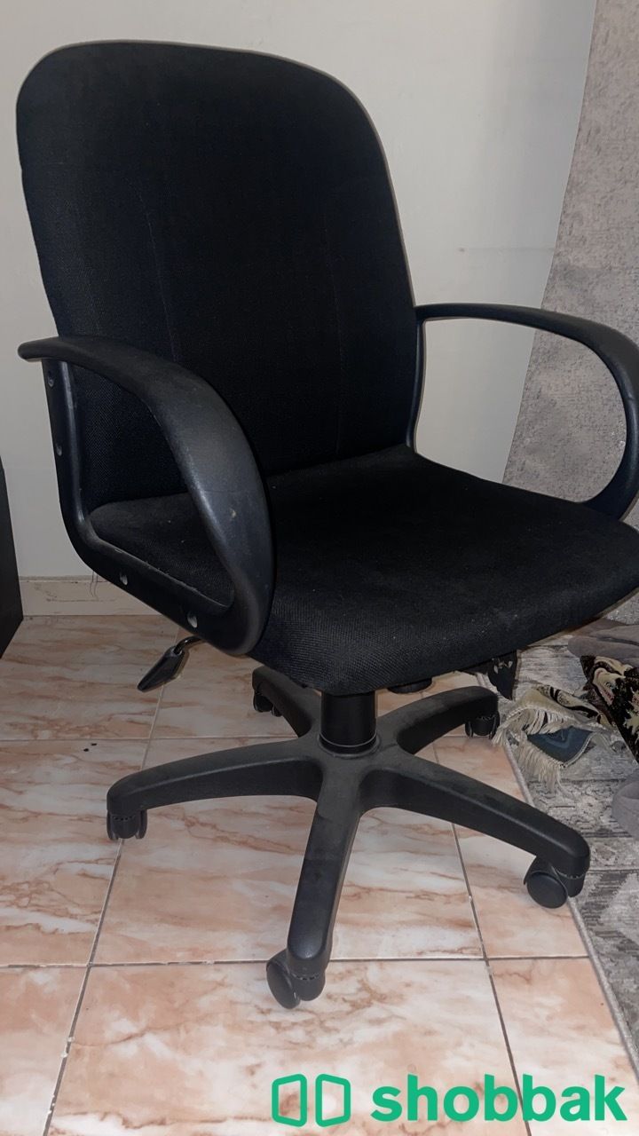 كرسي مكتبي بدوران قماش نظيف جدا  Shobbak Saudi Arabia