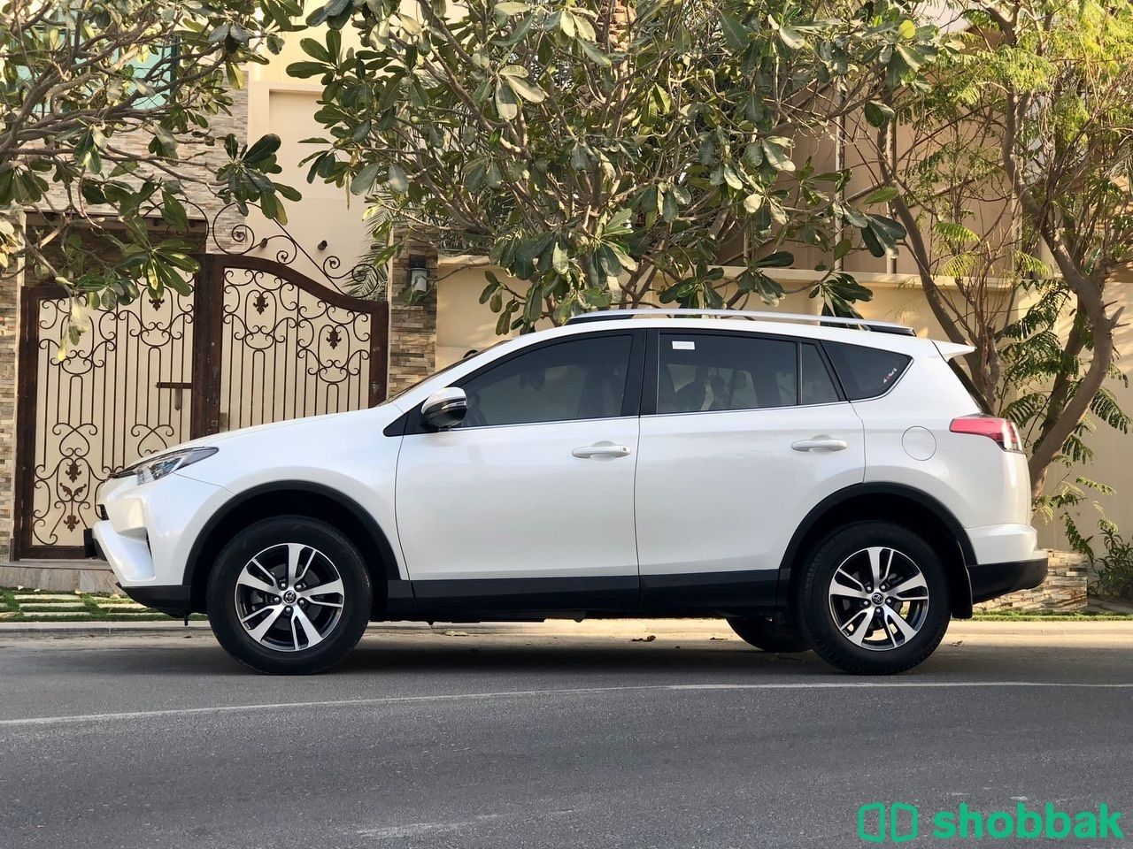 للبيع تويتا رافور Shobbak Bahrain
