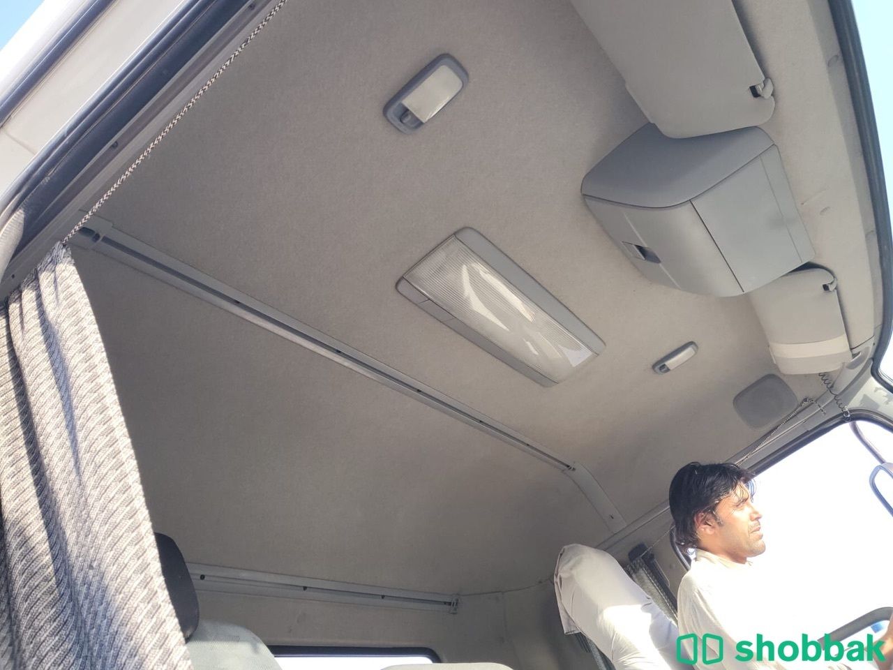 للبيع شاحنة راس معا قلاب قير مكينة شرط نضيف جدا  شباك البحرين
