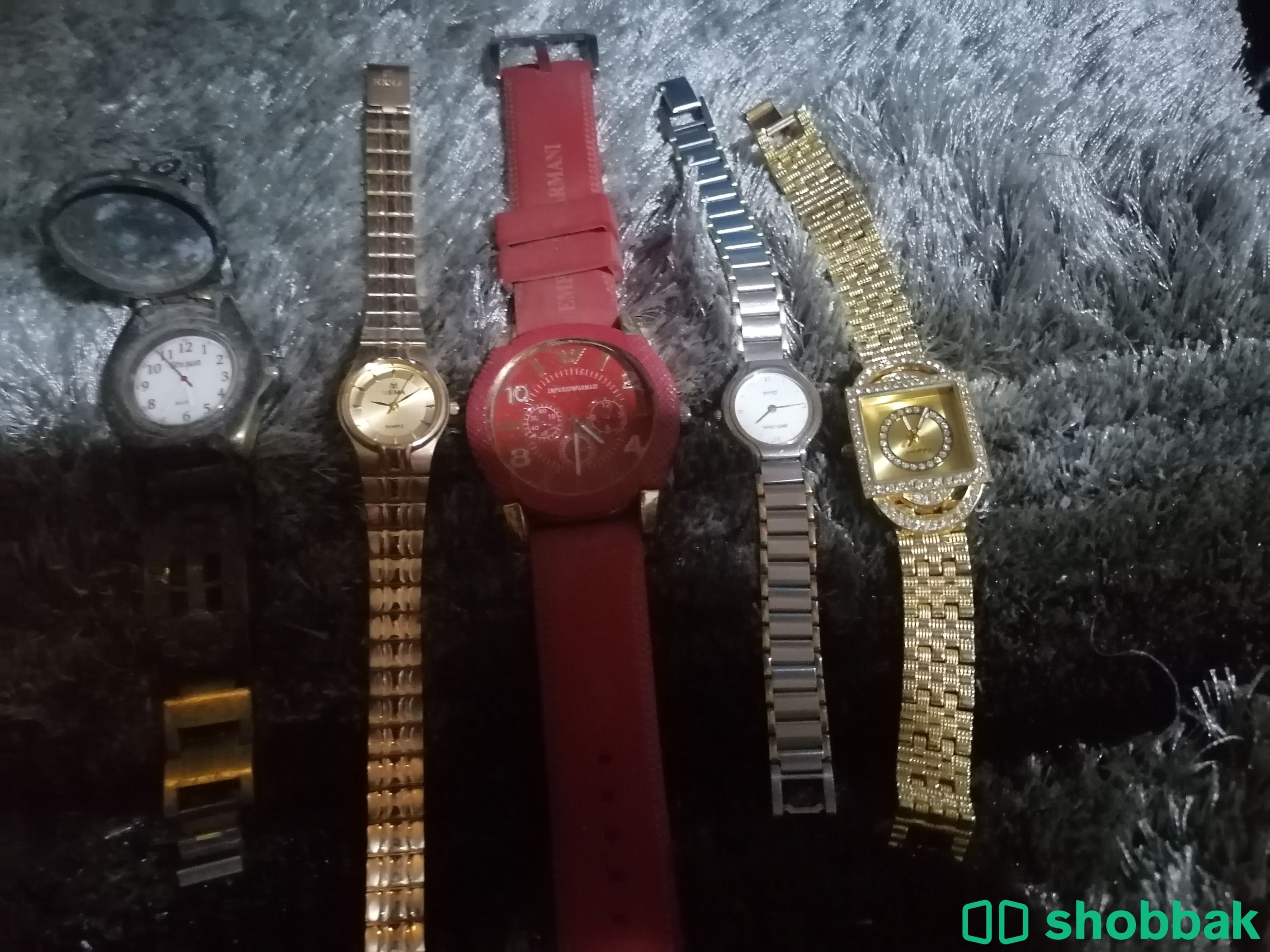 للبيع مجموعة ساعات مخلوطه  بانواع و اشكال مستعمله جمله 60 ساعه المطلوب 45 دينار     For sale stock of hand watchs sacans hand 65 piss total 45bd Shobbak Bahrain