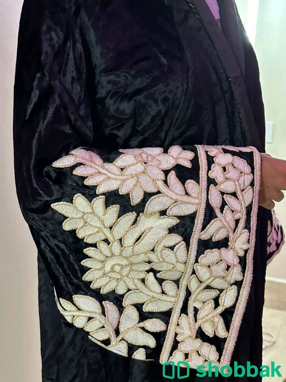 للبيع معطف قطيفه للنساء Shobbak Saudi Arabia