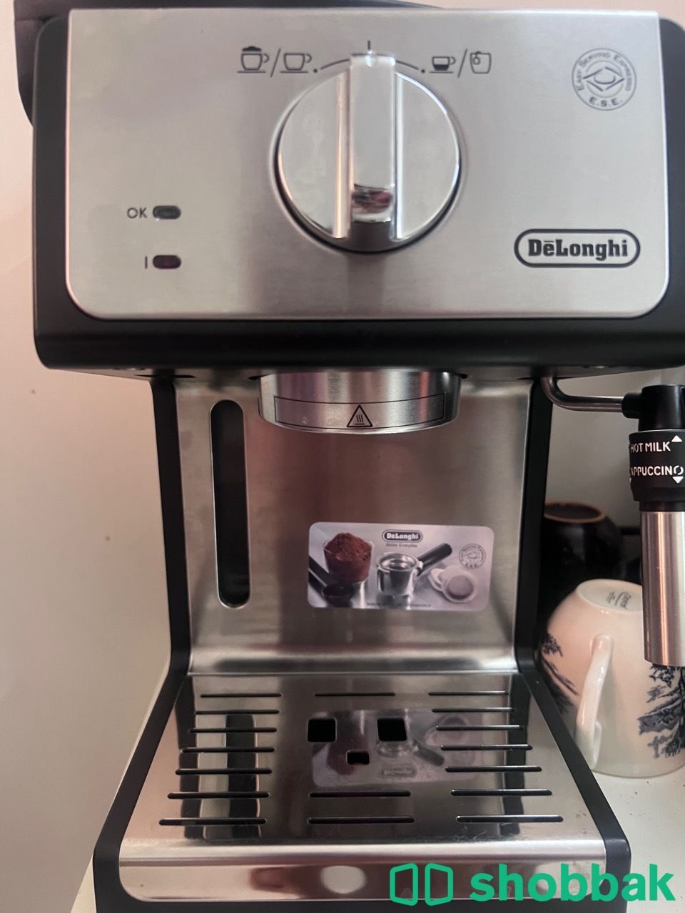 ماكينة قهوة ديلونجي مع مطحنة اديسون بحاله ممتازة جدا  Shobbak Saudi Arabia