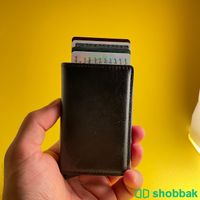محفظة راقية خفيفة تحمل اكثر من ثمان بطائق  شباك السعودية
