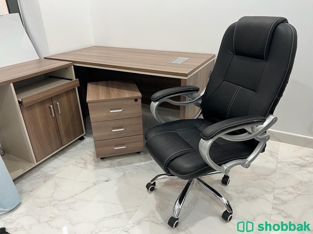 مكتب زاوية ممتاز جدا مع كرسي مكتبي Shobbak Saudi Arabia