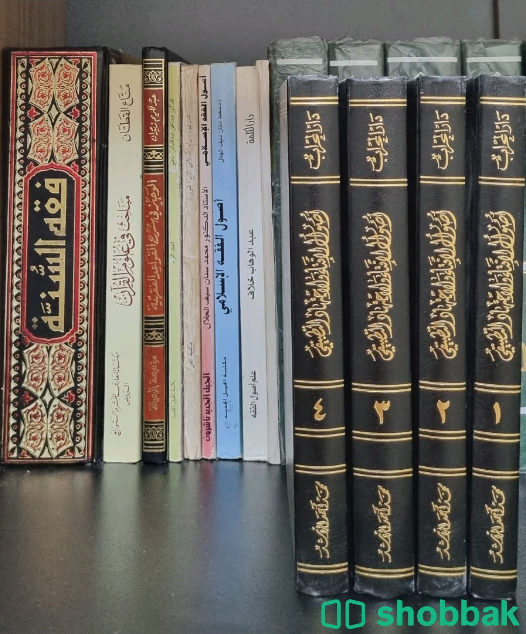 مكتبه من ١٠٠كتاب متنوع ثقافي وديني للبيع  Shobbak Saudi Arabia