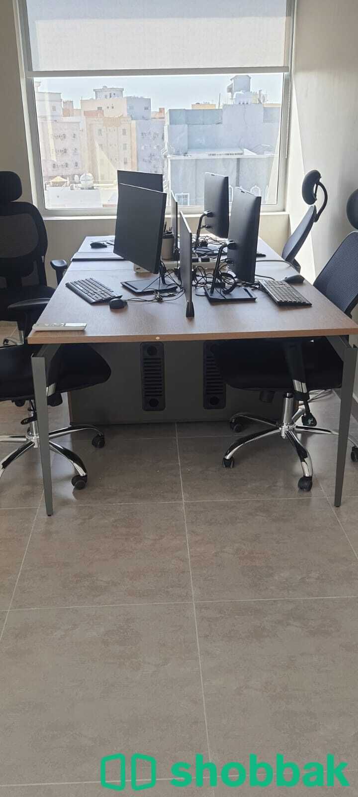 مكتبين نظيفة جدا استخدام خفيف Shobbak Saudi Arabia